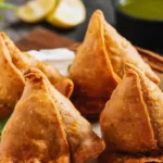स्वादिष्ट आलू समोसा रेसिपी | Samosa Recipe in Hindi